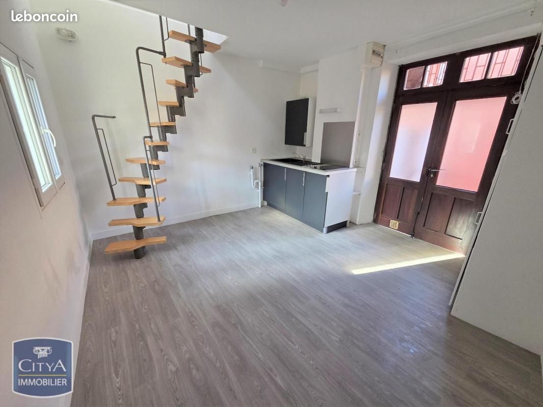 Appartement 1 pièce 25 m² · à Issoire · 25 m² · 310 €