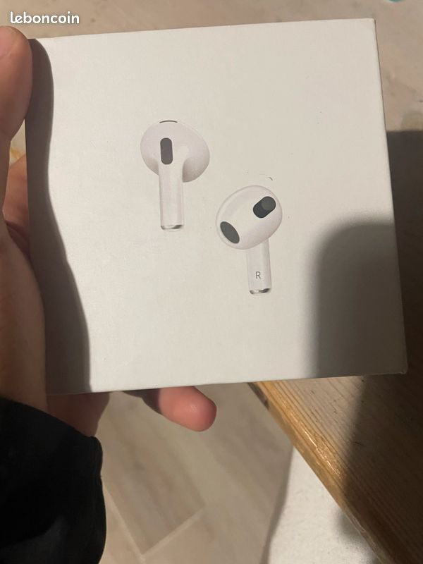 Air pod 3 (image 3)