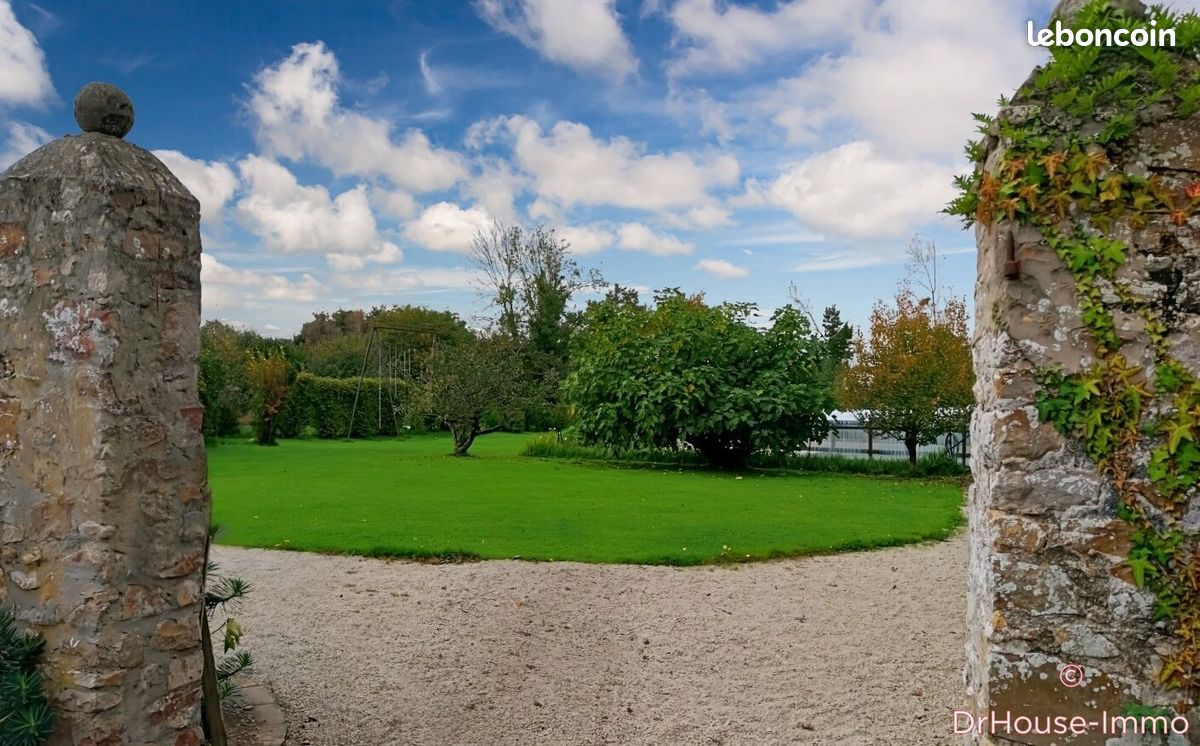 Maison 9 pièces 246 m² · à Lessay · 246 m² · 695 000 €