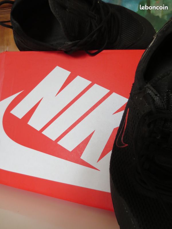 Taille Rare adulte ou Enfant : 38 Nike React Live Low Noir/Rouge GS Baskets Basses (image 4)