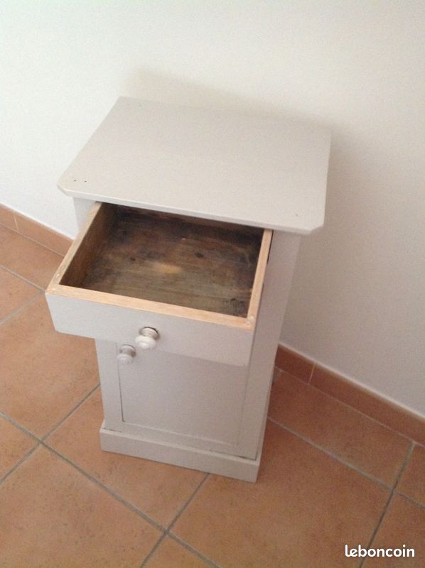 Chevet bois gris clair (image 2)
