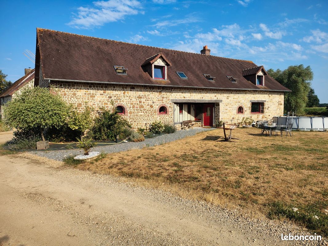 Maison 8 pièces 238 m² · à Torchamp · 238 m² · 430 000 €