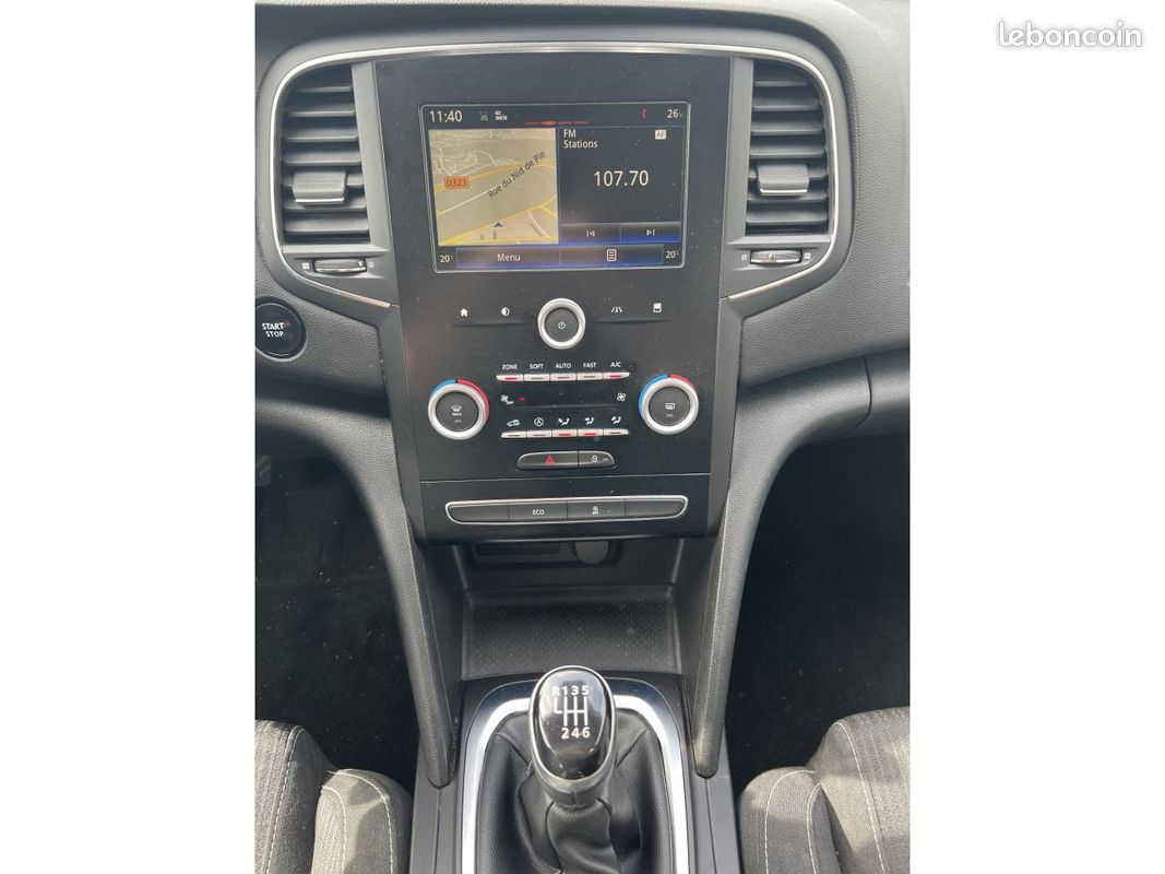 RENAULT MEGANE IV 1.5 dCi - 90 Business (Distri 2025) (image 16)