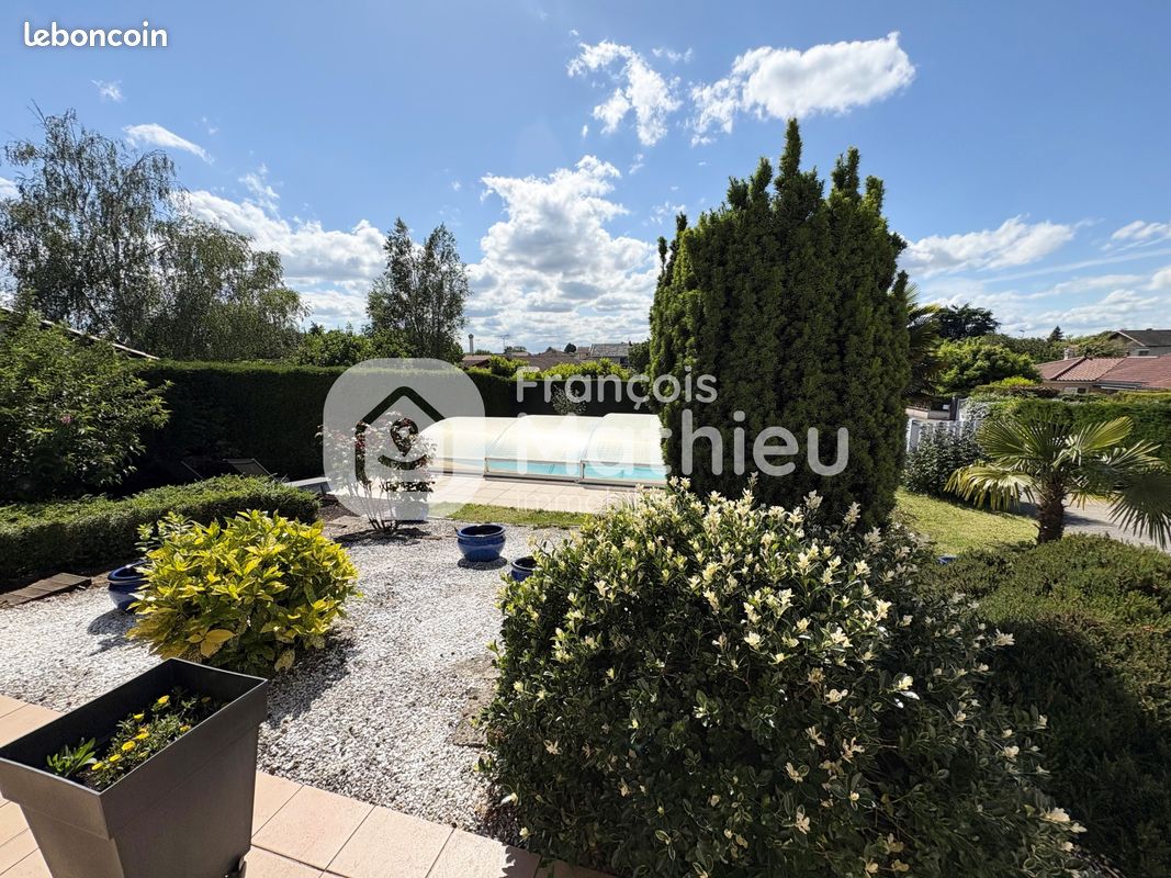 Maison 4 pièces 100 m² · à Saint-André-de-Corcy · 100 m² · 420 000 €