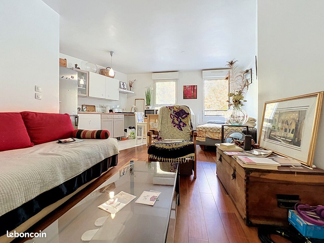 Appartement 1 pièce 28 m² · à Les Lilas · 28 m² · 234 000 €