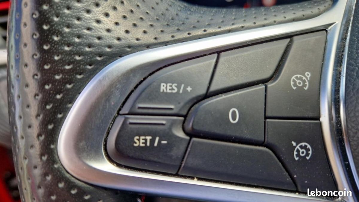 Renault Captur E-Tech Plug-in 160 - 21 R.S. Line (image 14)