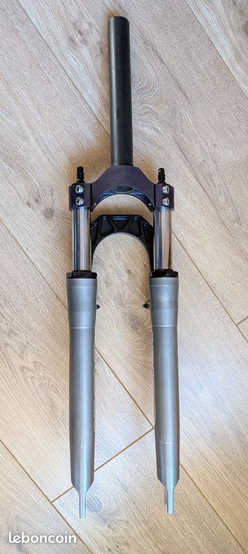 FOURCHE EN ACIER FORGÉ À 4 DENTS AVEC MANCHE EN HÊTRE - 91198