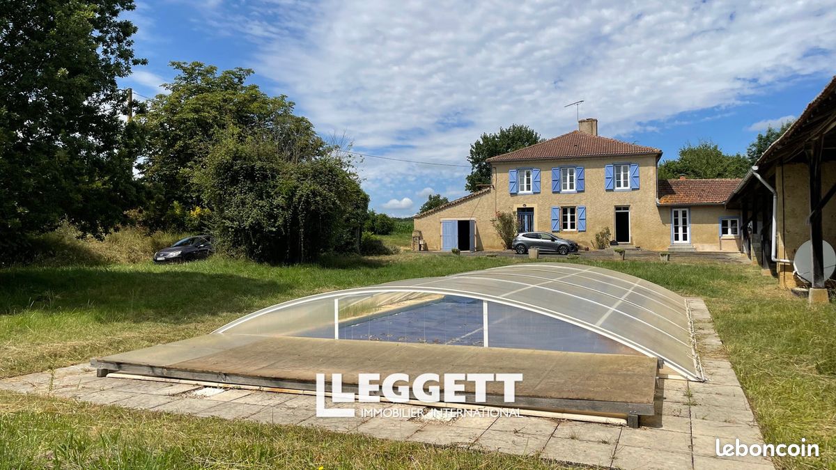 Maison 10 pièces 221 m² · à Seissan · 221 m² · 278 000 €