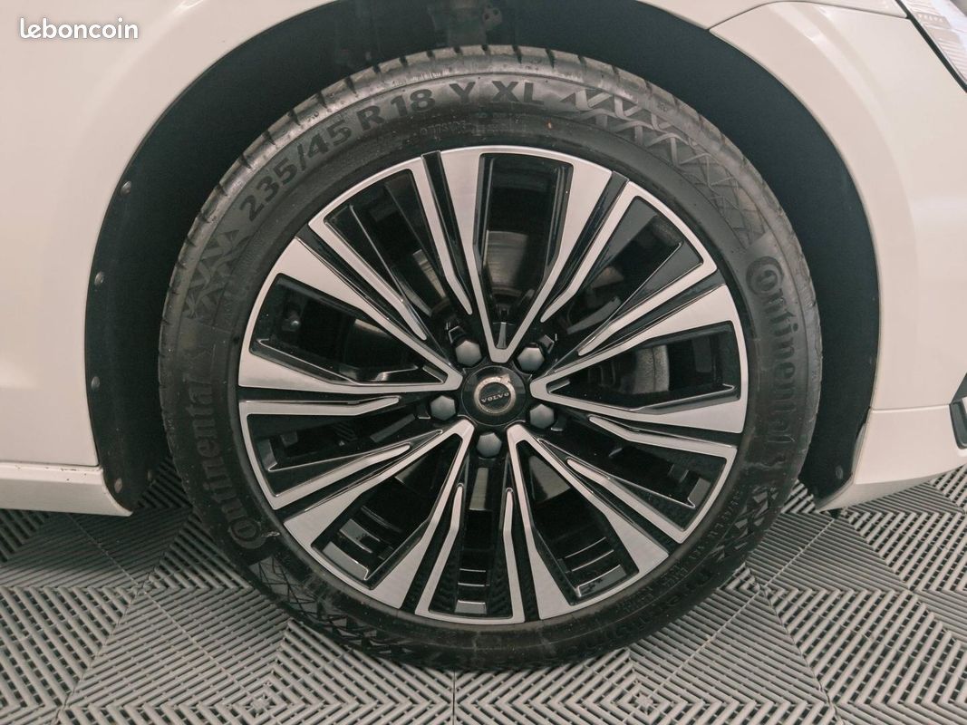 Volvo V60 B4 197ch Ultimate Style Dark Geartronic 8 (image 11)