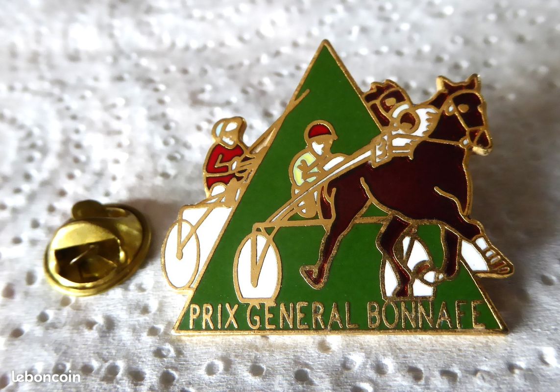 Pin's Hippique – Sport Cheval – Hippodrome Marseille – Rare