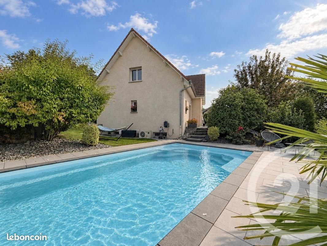 Maison 6 pièces 141 m² · à Laire · 141 m² · 342 000 €