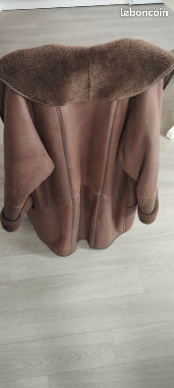 Manteau cuire et fourrure véritable (image 2)