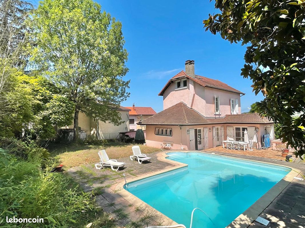 Maison 6 pièces 140 m² · à Bourgoin-Jallieu · 140 m² · 370 000 €