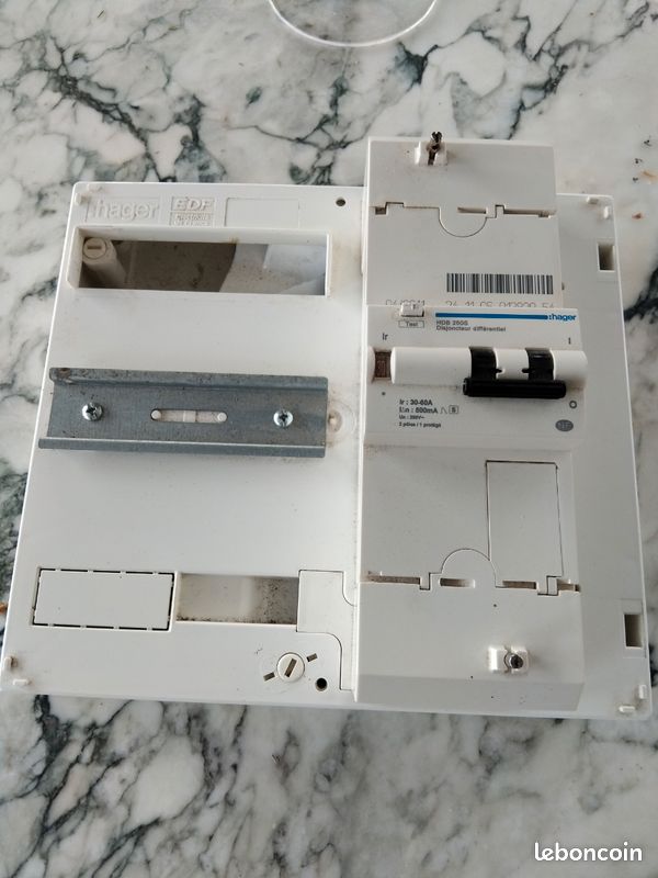 Matériel électrique (image 1)