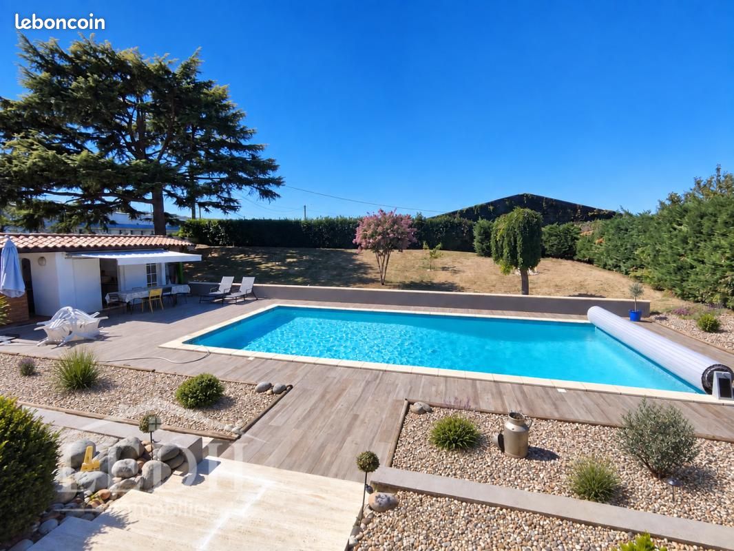 Maison 5 pièces 260 m² · à Le Passage · 260 m² · 385 000 €