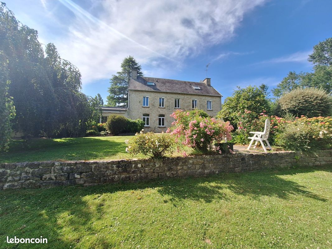 Maison 8 pièces 208 m² · à Carentan-les-Marais · 208 m² · 469 500 €