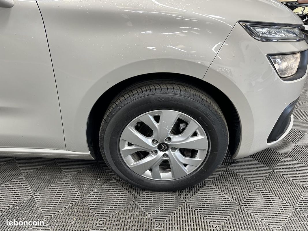 Citroen c4 picasso ii 1.2 thp 110 ch / camera de recul (image 24)