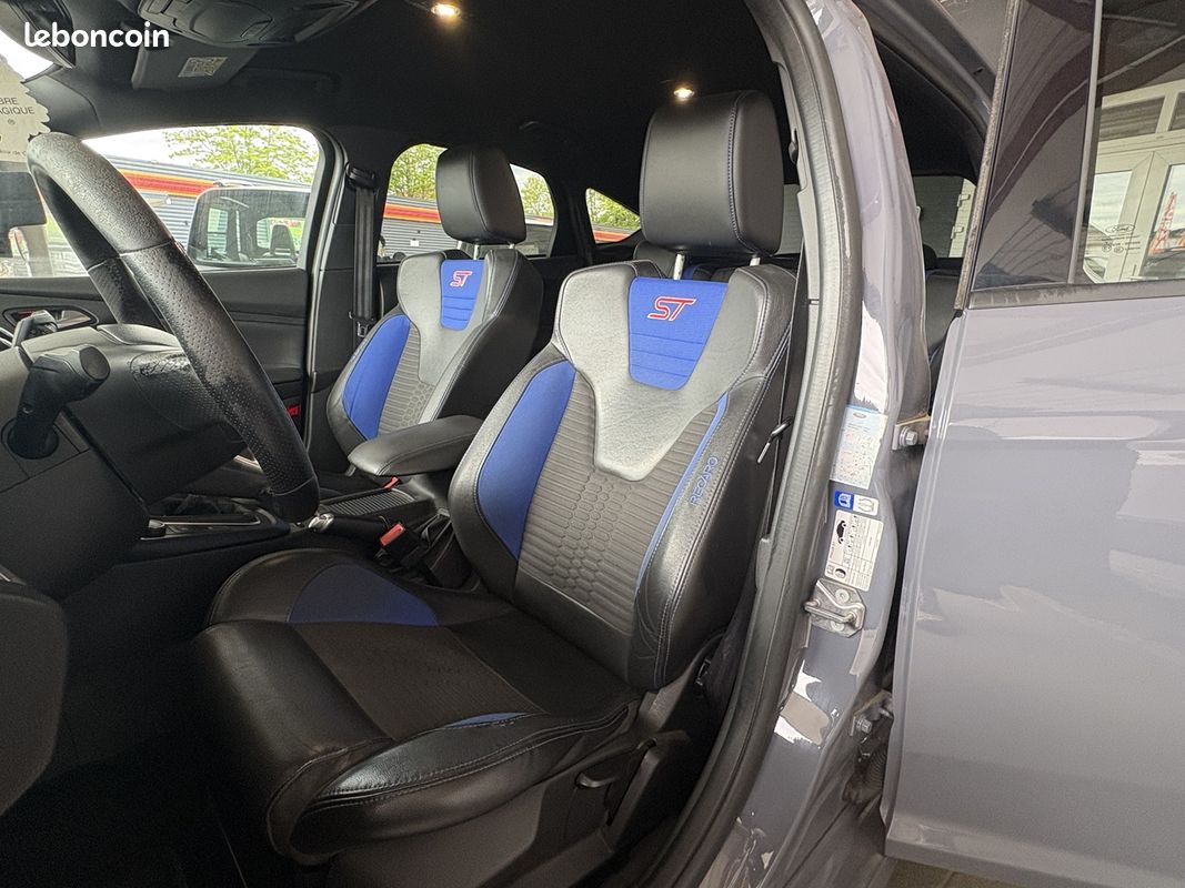 Ford FOCUS 2.0 ECOBOOST 250CH STOP&START ST (image 8)