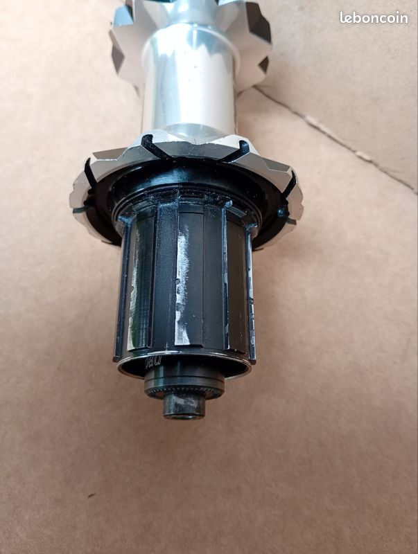 Moyeu arrière Shimano SLX FH-M7110-B, 12 x 148 mm