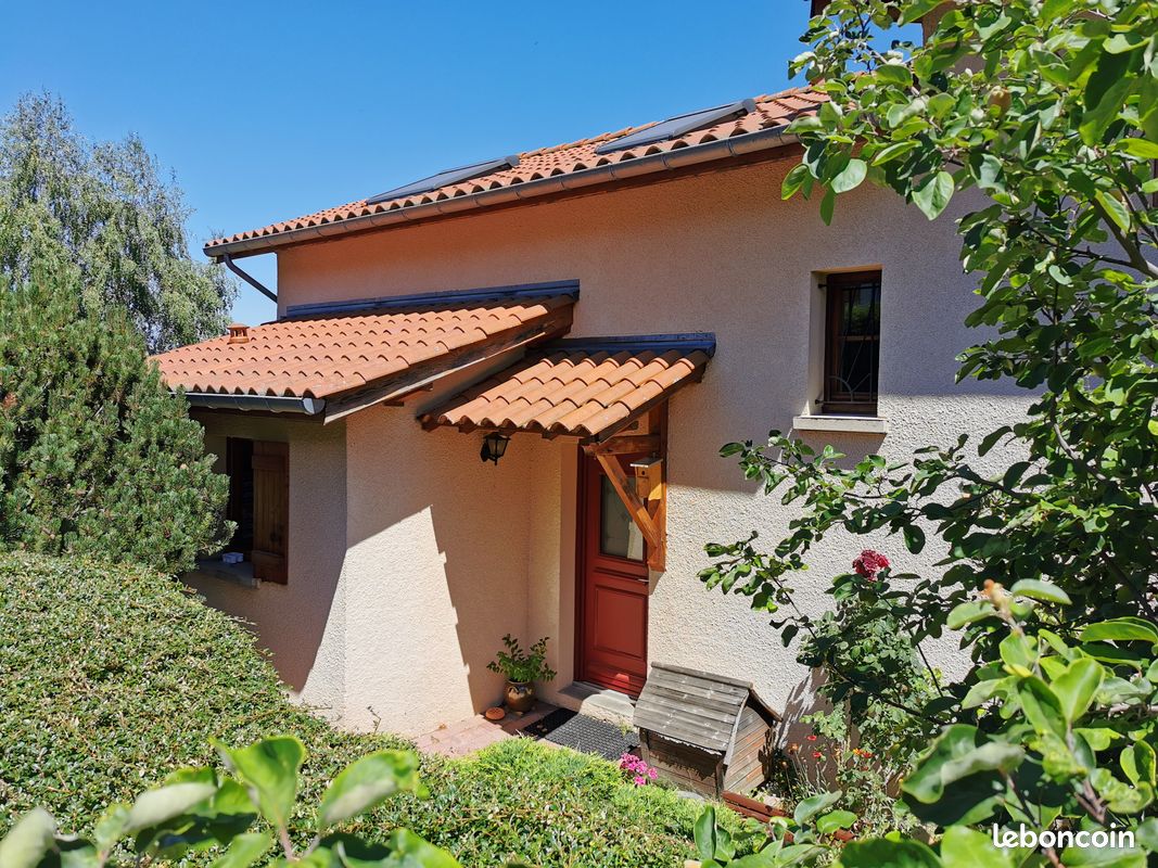 Maison 6 pièces 155 m² · à Planfoy · 155 m² · 360 000 €