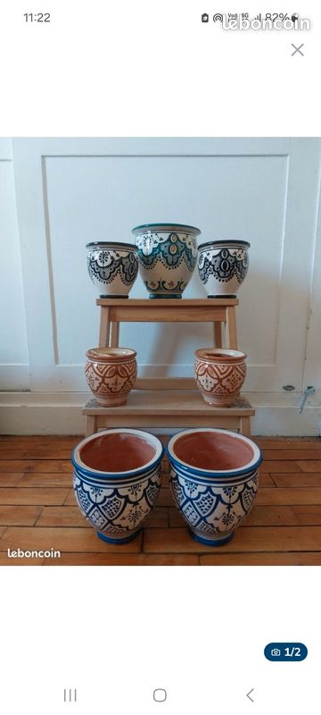 Pot en en céramique marocain 
En terre cuipote 
20cm de diamètre 
Deux modèles bleus et blanc disponibles 
Autres modèles et tailles également disponibles (image 5)