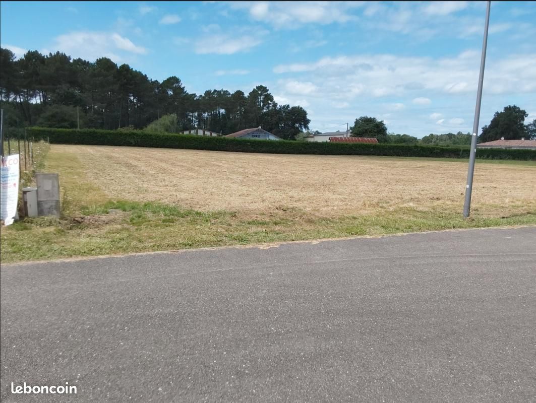 Terrain 1900 m² · à Ygos-Saint-Saturnin · 69 800 €