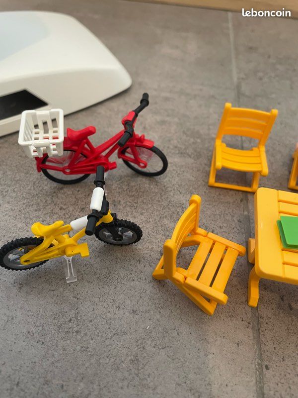 PLAYMOBIL