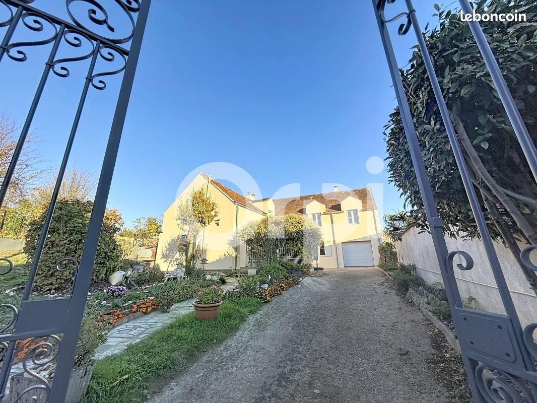 Maison 7 pièces 245 m² · à Diant · 245 m² · 370 000 €