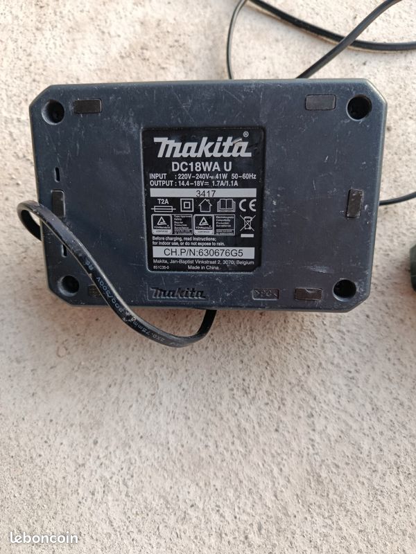 Chargeur Makita et batterie 18v (image 3)