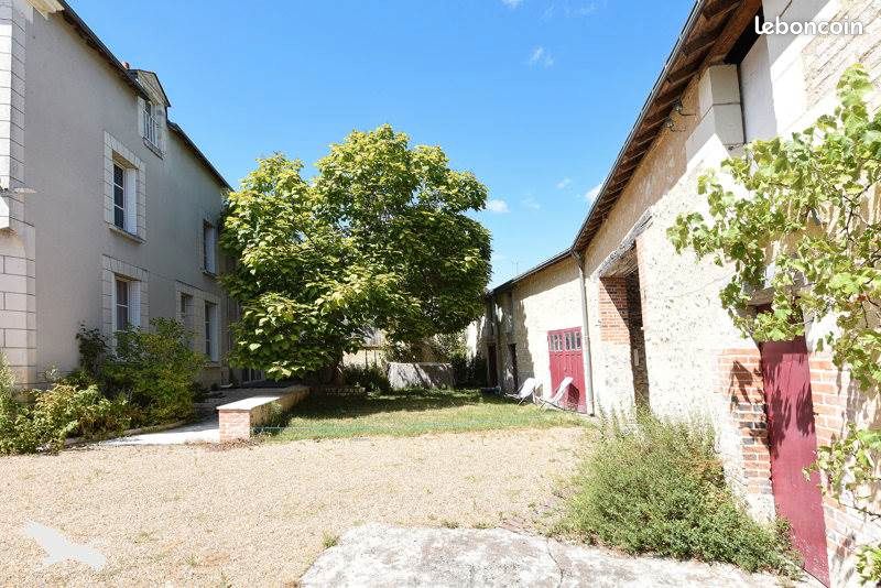 Maison 8 pièces 201 m² · à Cour-Cheverny · 201 m² · 334 000 €