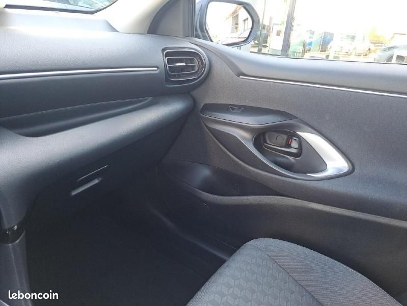 Toyota Yaris 116h Dynamic Business 5p + Programme Beyond Zero Academy MY22 (image 25)