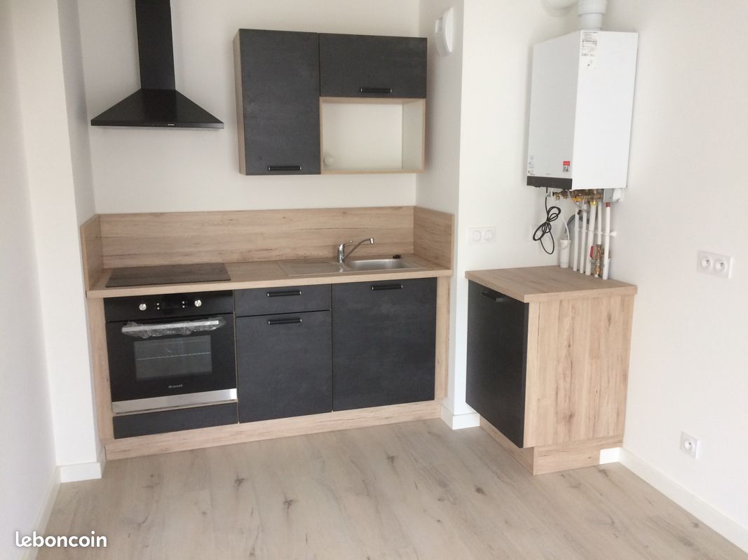 Appartement 2 pièces 45 m² · à Saint-Berthevin · 45 m² · 450 €