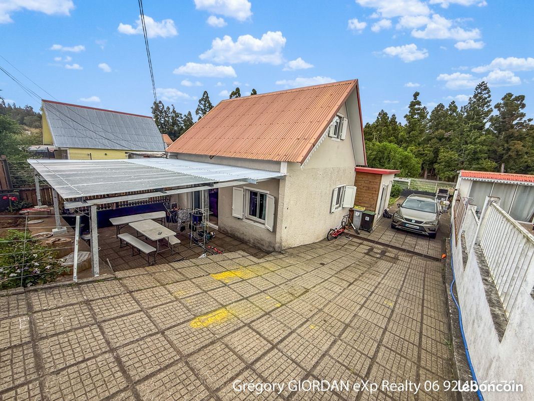 Maison 4 pièces 75 m² · au Tampon · 75 m² · 165 000 €