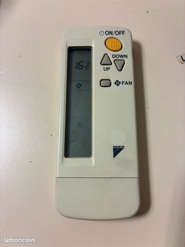 Télécommande Daikin D'origine – BRC4C151 – Climatiseur – Blanc – Occasion