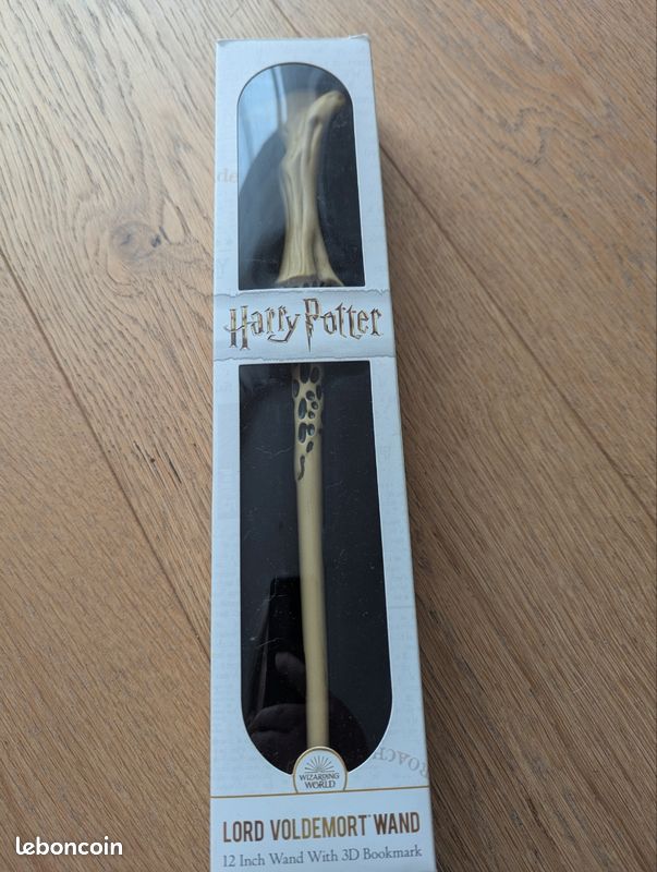 Lot Harry Potter - Puzzle, tirelire, baguette, figurine (image 3)