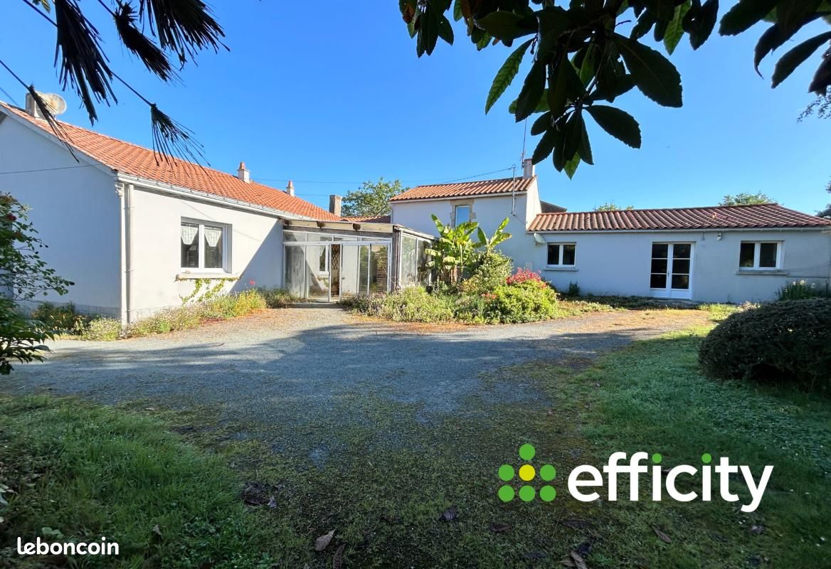 Maison 7 pièces 161 m² · à Landeronde · 161 m² · 150 000 €