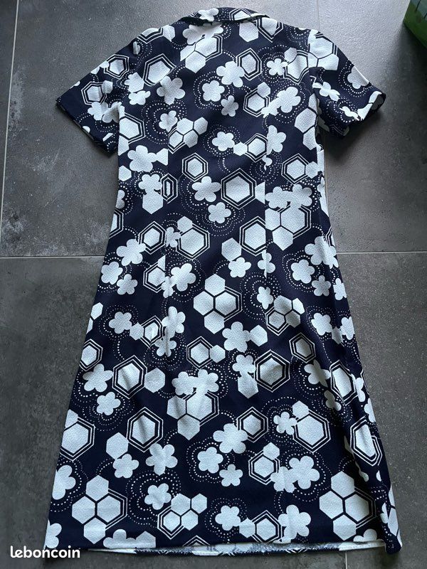 Robe femme vintage en très bon état taille unique (image 2)