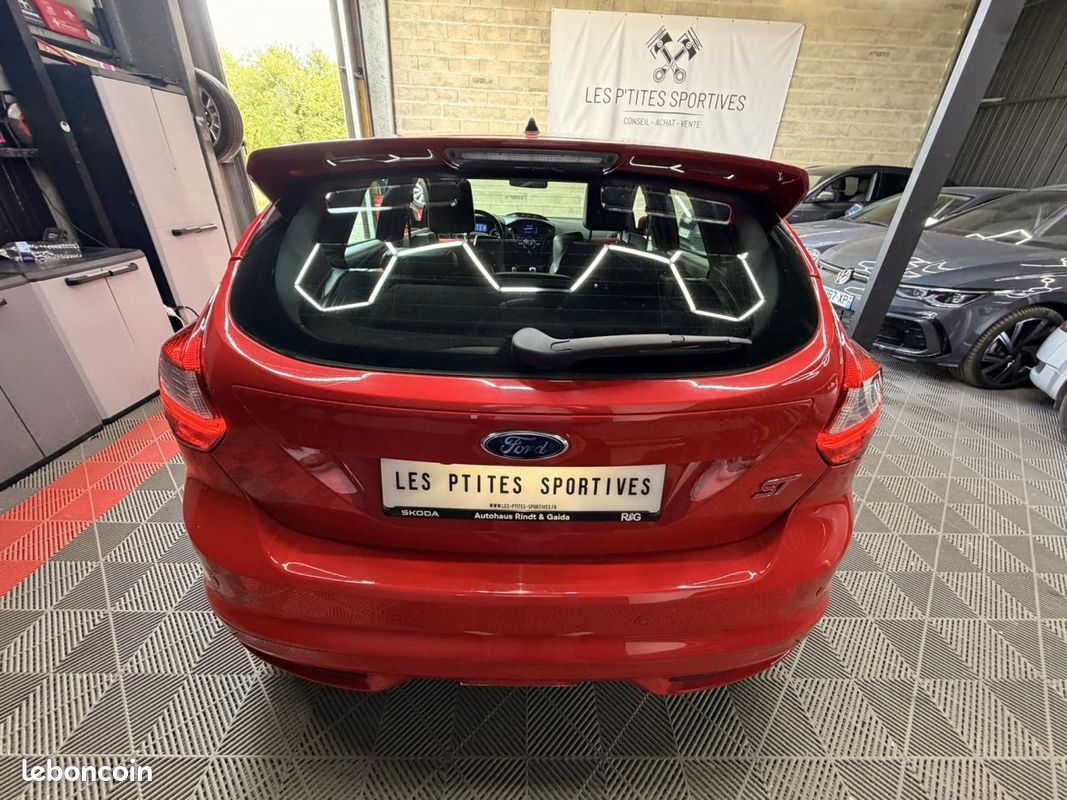 FORD FOCUS ST 2.0 SCTi EcoBoost 250 / Révisé - Pneus & Embrayage neuf (image 6)