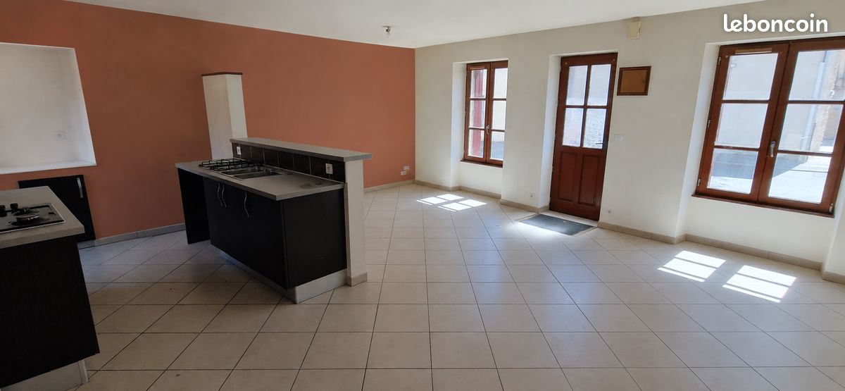 Maison 5 pièces 120 m² · à Château-Gontier-sur-Mayenne · 120 m² · 800 €/mois