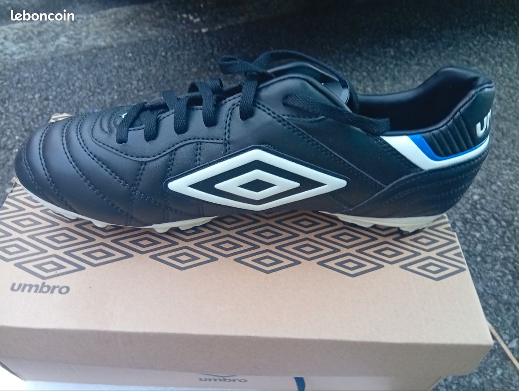 Crampon umbro (image 4)
