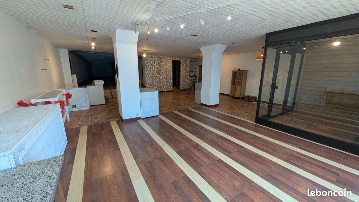 Immeuble 1 pièce 560 m² · à Mont-de-Marsan · 560 m² · 183 000 €