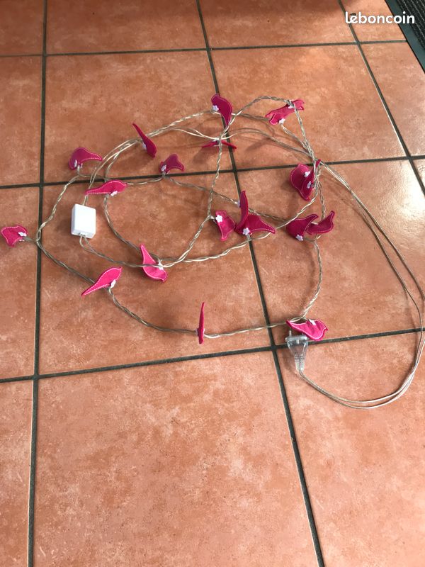 Guirlande décorative rose (image 1)