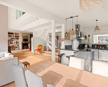 Maison 1 280 000 € - 230 m²