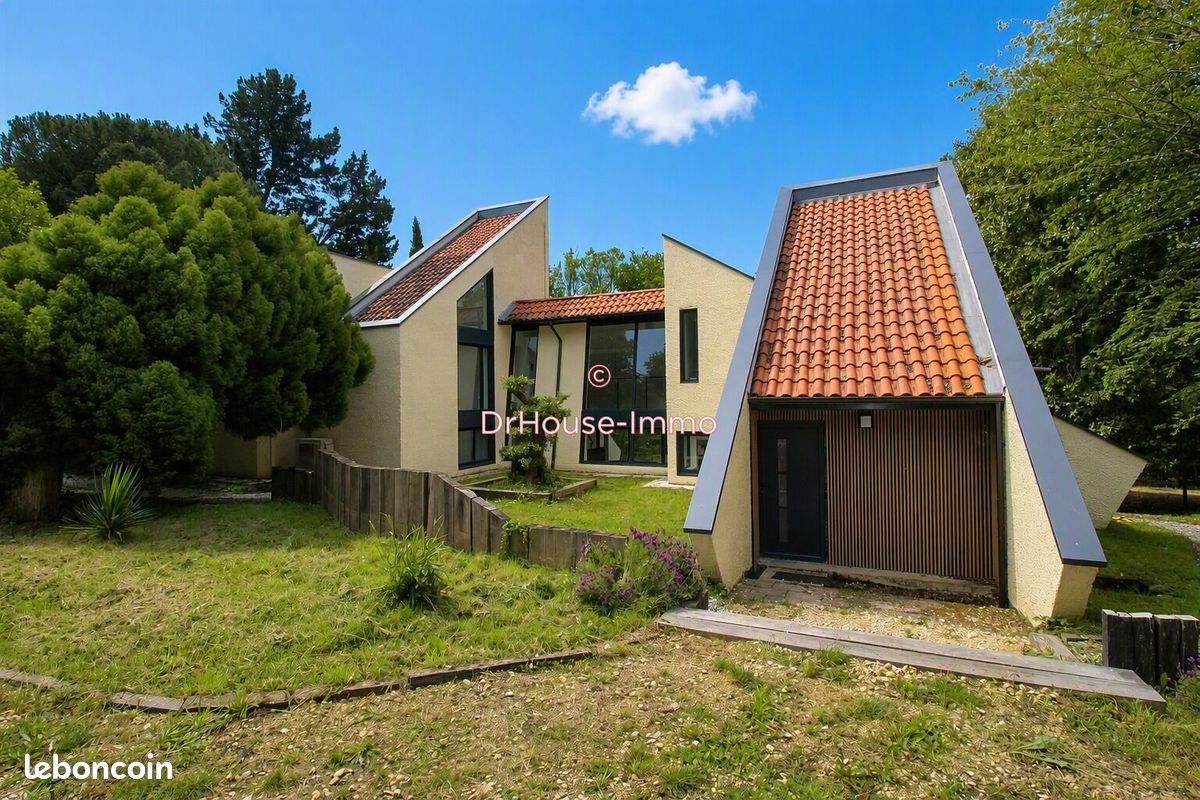 Maison 8 pièces 185 m² · à Carignan-de-Bordeaux · 185 m² · 600 000 €