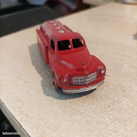 Dinky Toys Studebaker 1946 pick-up
