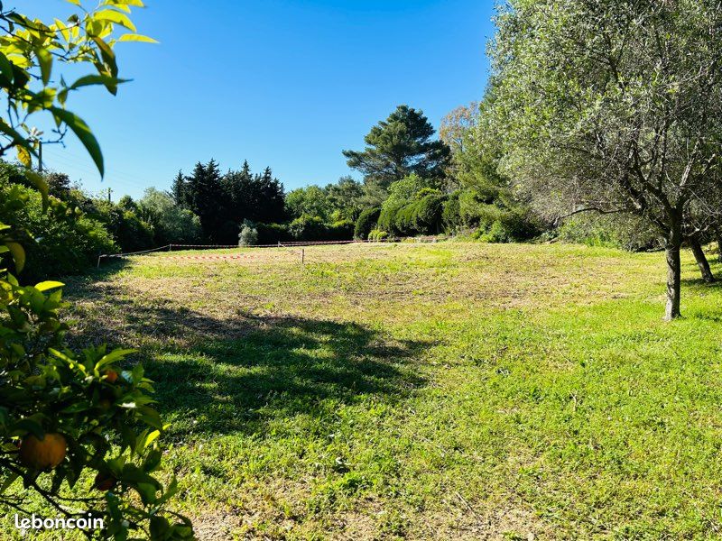 2 terrains de 1500 M2 et 1600 M2 ( Mougins Secteur Pibonson ) · 590 000 €