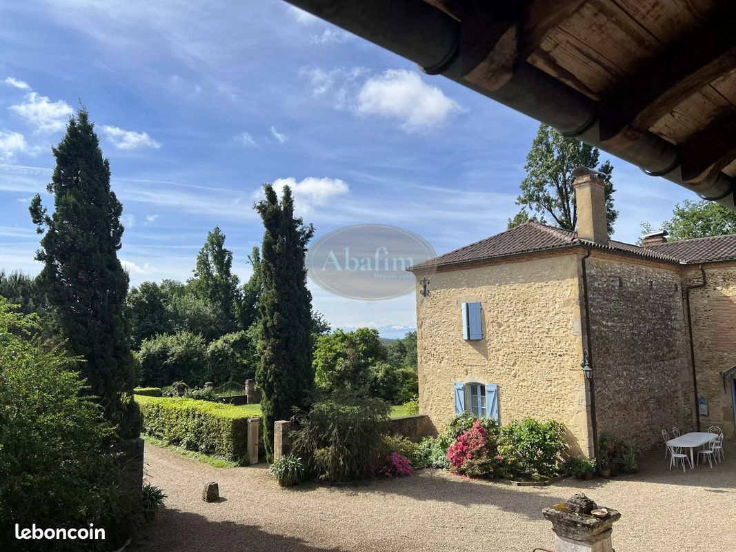 Maison 15 pièces 465 m² · à Aire-sur-l'Adour · 465 m² · 899 000 €