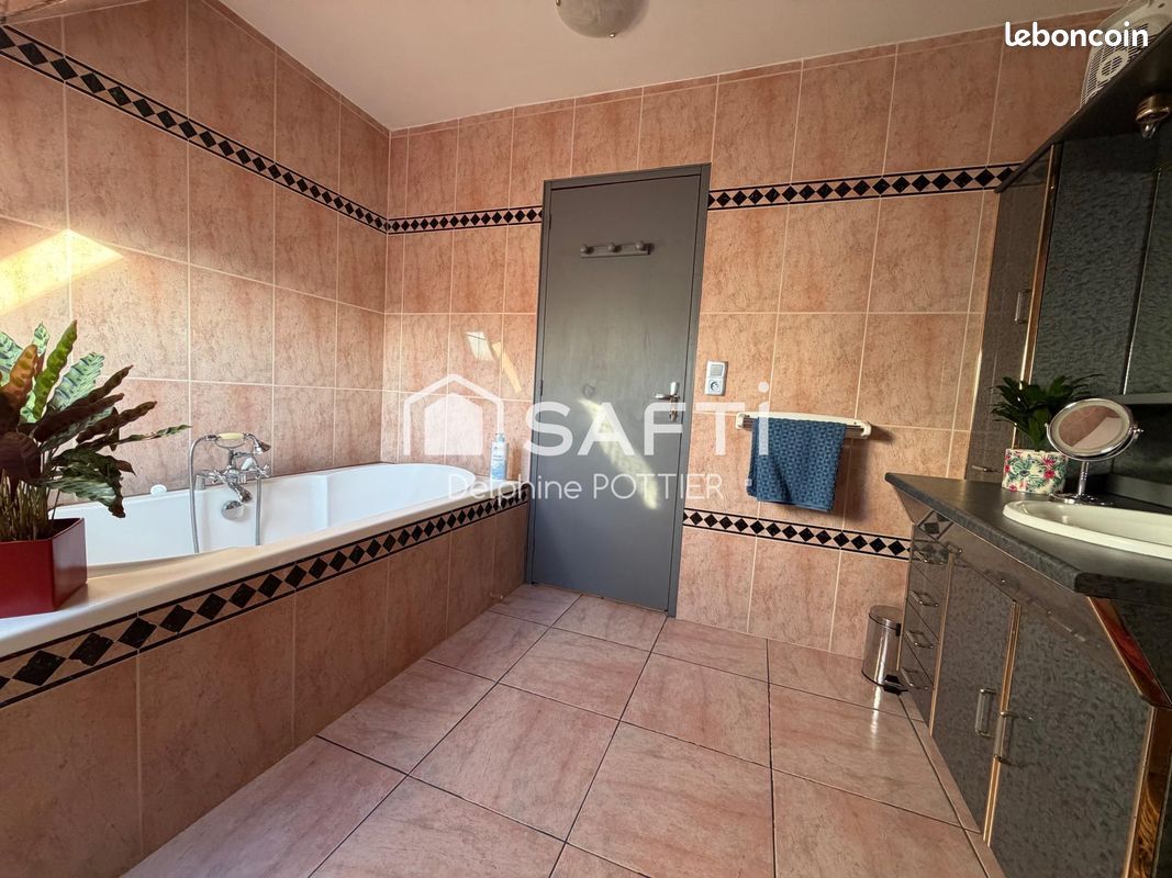 Propriété 6 pièces 151 m² (image 10)