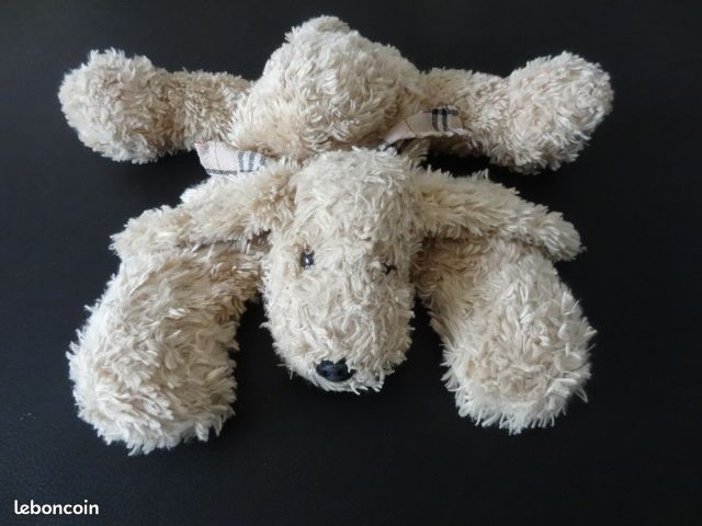 Chien en peluche (image 1)