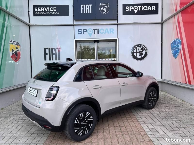 Fiat 600 e 156ch 54kWh Business Edition (Certinergy 6100 déduit) (image 4)